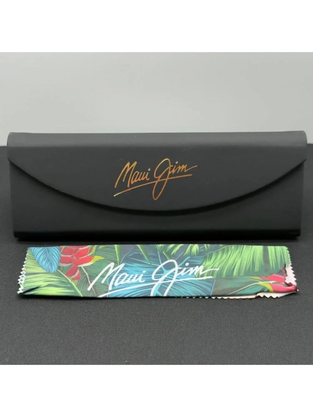 Maui Jim Small Black Tri-Fold Sunglasses Eyeglass Case Magnetic Cleaning Cloth
